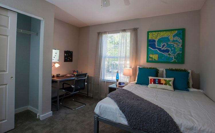 Dorm_Bedroom